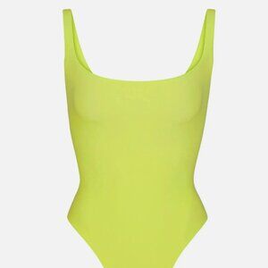 SKIMS FITS EVERYBODY SQUARE NECK BODYSUIT | DAFFODIL, YELLOW, SMALL